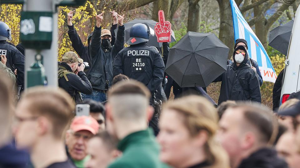 Rechtsextreme Demonstration in Marzahn-Hellersdorf Endet mit Festnahmen