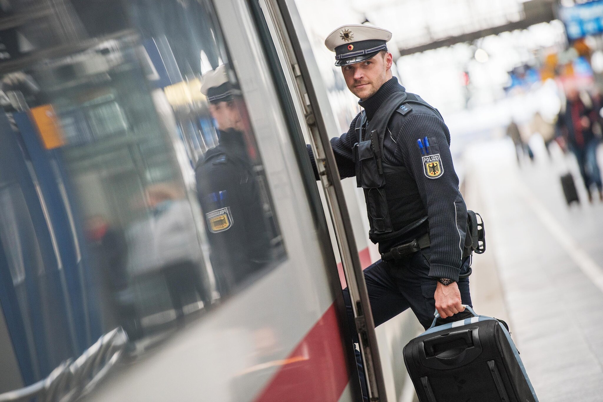 Ein Dieb wurde nach nächtlichen Aktivitäten bei den Schließfächern am Hauptbahnhof von der Polizei gefasst.