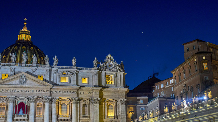 Vatikan: Konklave beginnt – Banges Warten auf neuen Papst