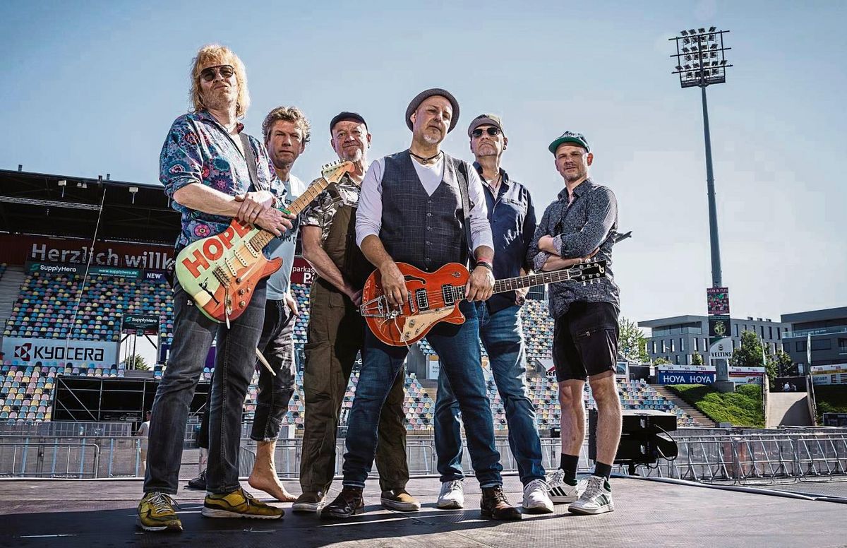 Rockband Fury In The Slaughterhouse zieht große Menschenmenge auf Sylt