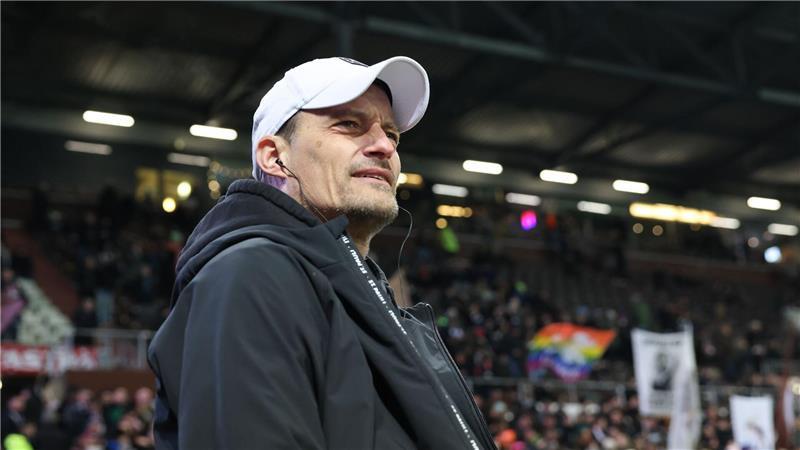 St. Pauli-Trainer Blessin weist Zeitrahmen für Irvine’s Rückkehr nach Operation an