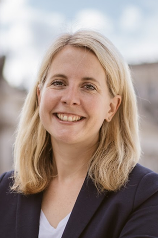 Verena Hubertz als Neubeamtin am Wohnungsmarkt