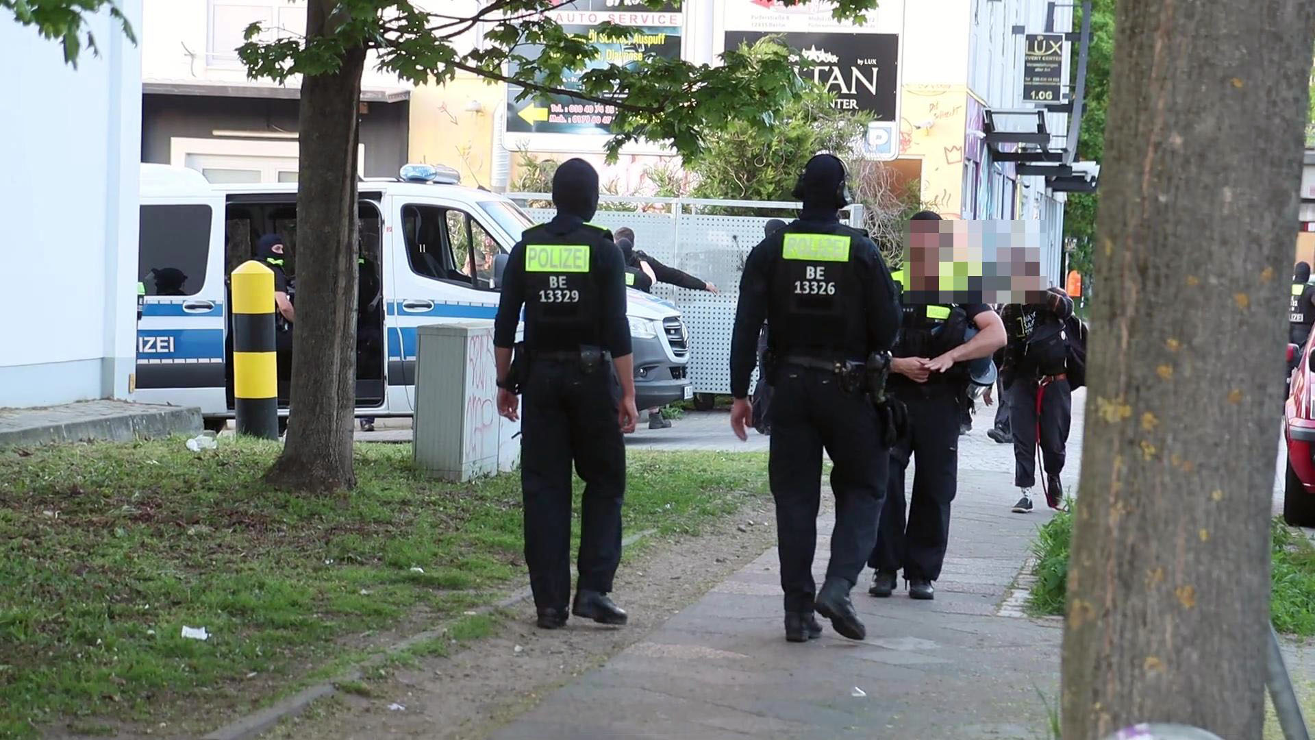 Staatsschutz ermittelt nach mutmaßlich linksextremem Brandanschlag in Berlin-Dahlem
