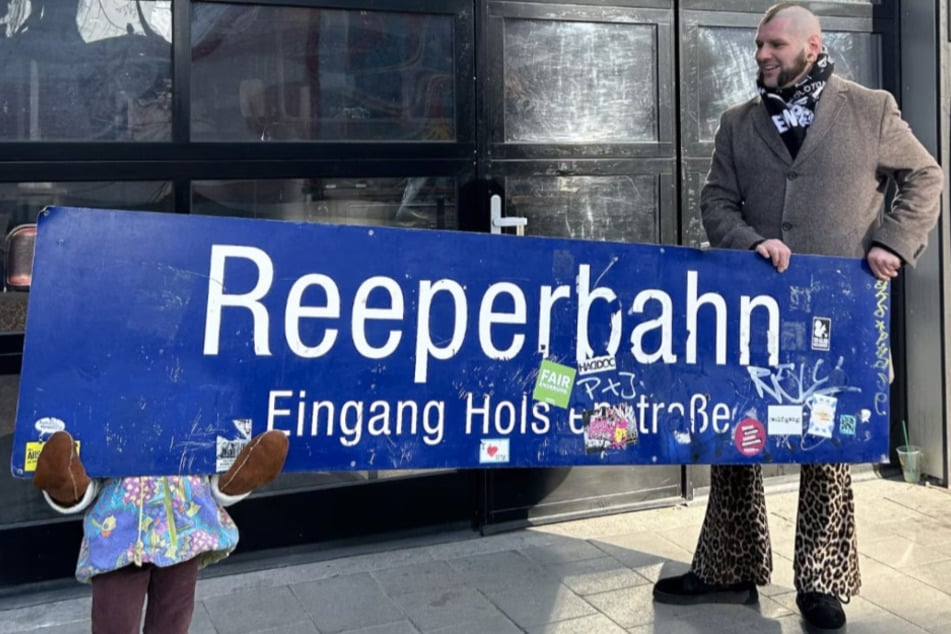 S-Bahn verlost weiteres legendäres Schild in Hamburg