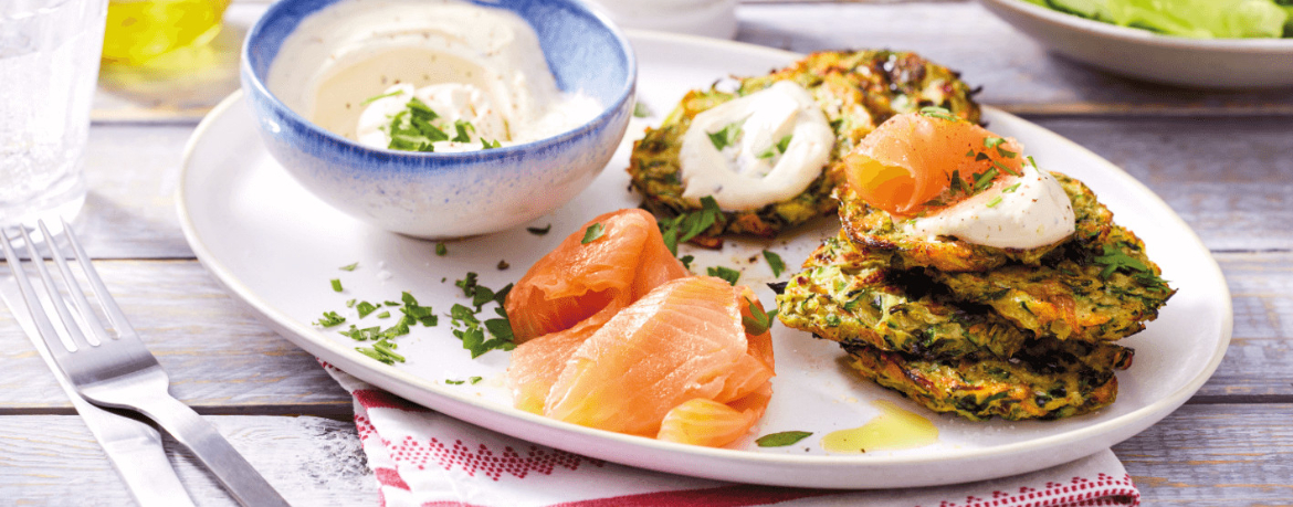 Zucchini-Puffer mit Räucherlachs – Traditionelle Geschmackspracht in Moderner Ausführung