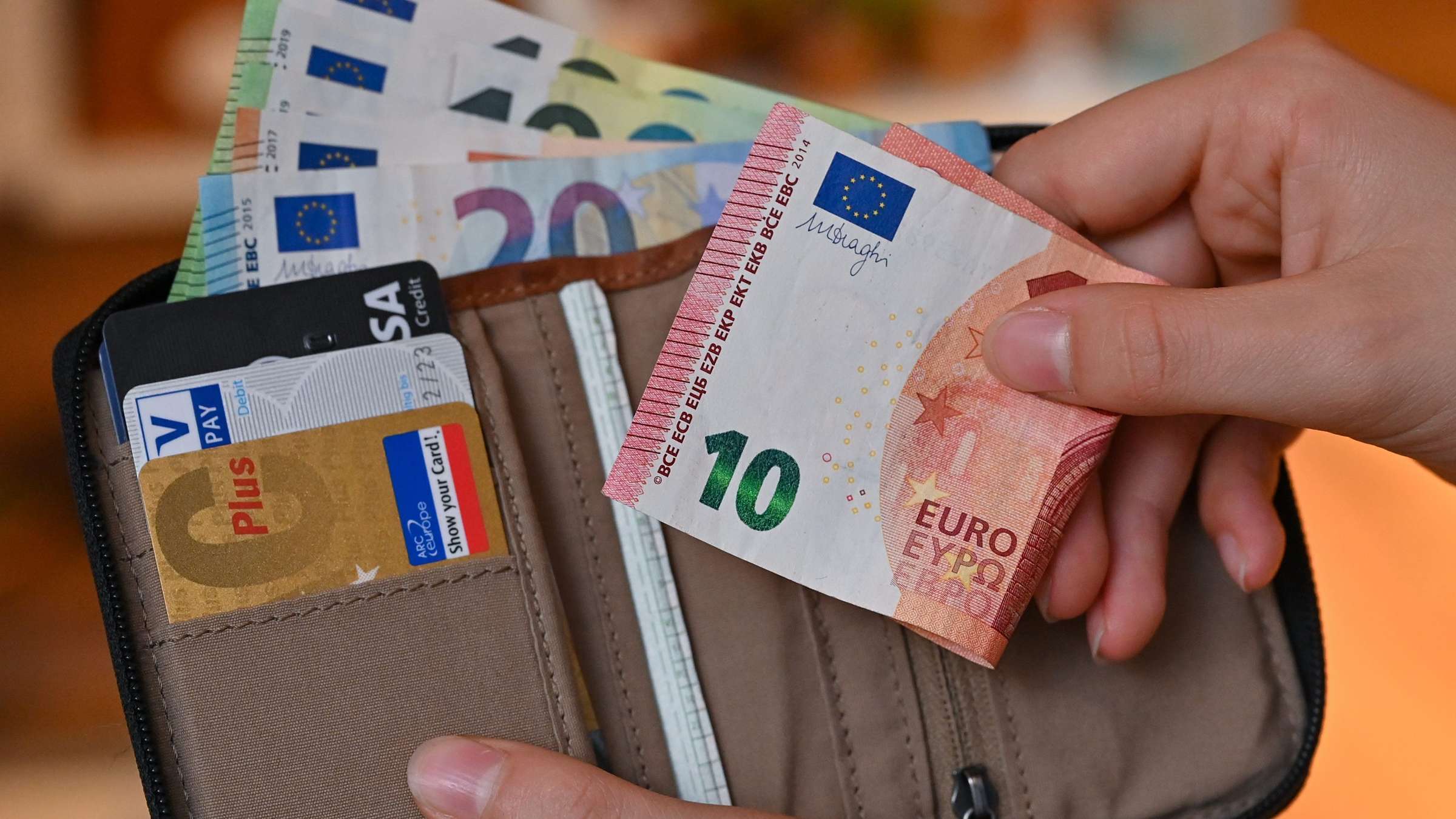 Trickdieb entwendet Geld aus Wohnung einer 88-jährigen Seniorin
