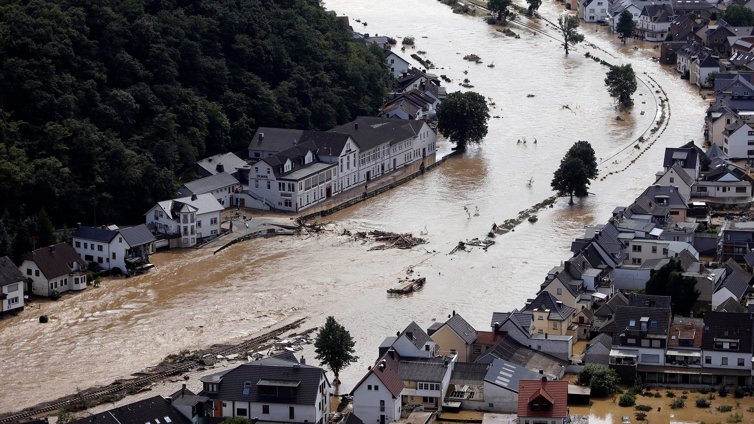 Stromkatastrophe in Deutschland: Überfluss führt zu Chaos