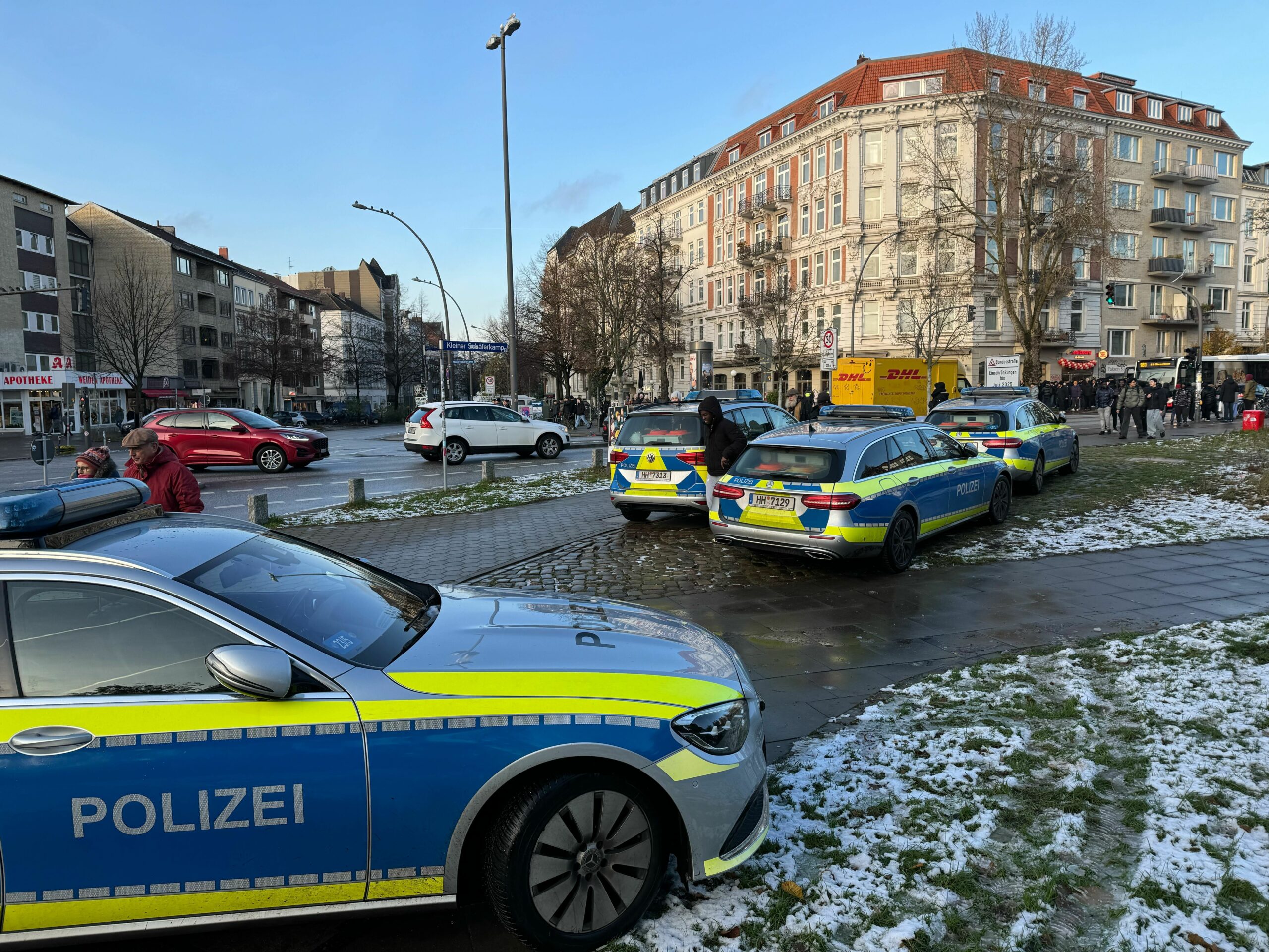 Die skandalöse Eröffnung eines Imbisses in Hamburger Rathausmarkt
