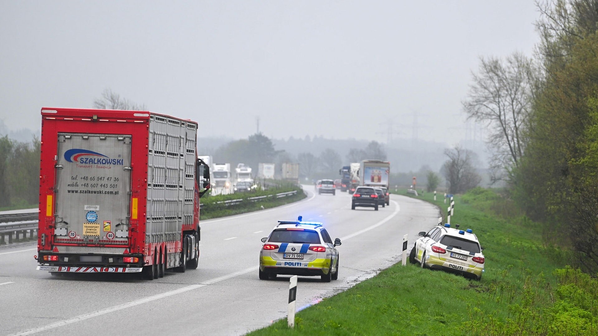 Flucht vor der Polizei endet in Chaos und Verfolgungsjagd auf der A7