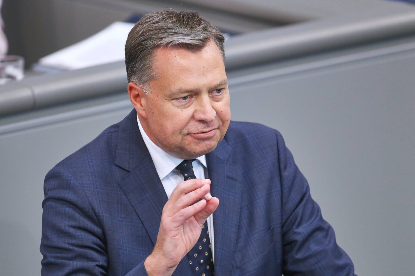 „Bürgergeld für Kriegsdienstverweigerer?“: CSU-Politiker schlägt radikale Maßnahmen vor