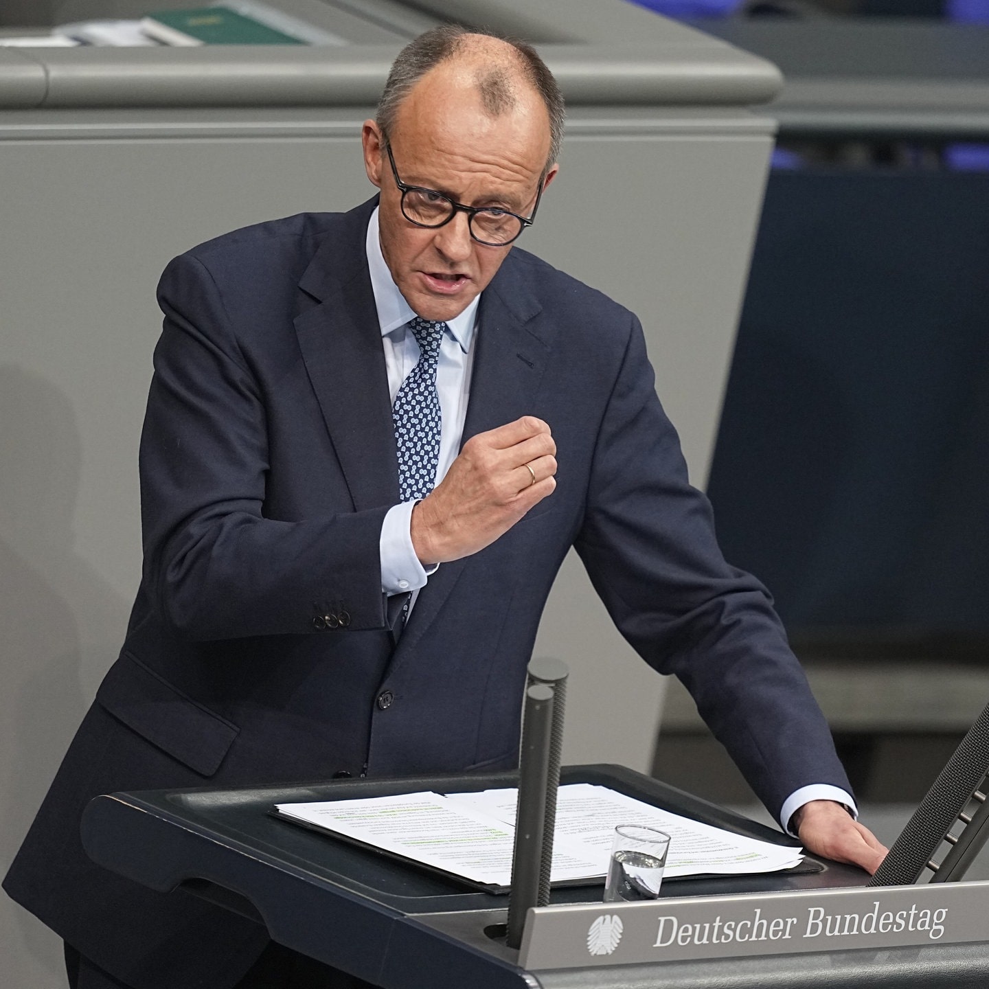 Kanzler Merz: Politische Katastrophe und die Verrohung der Demokratie