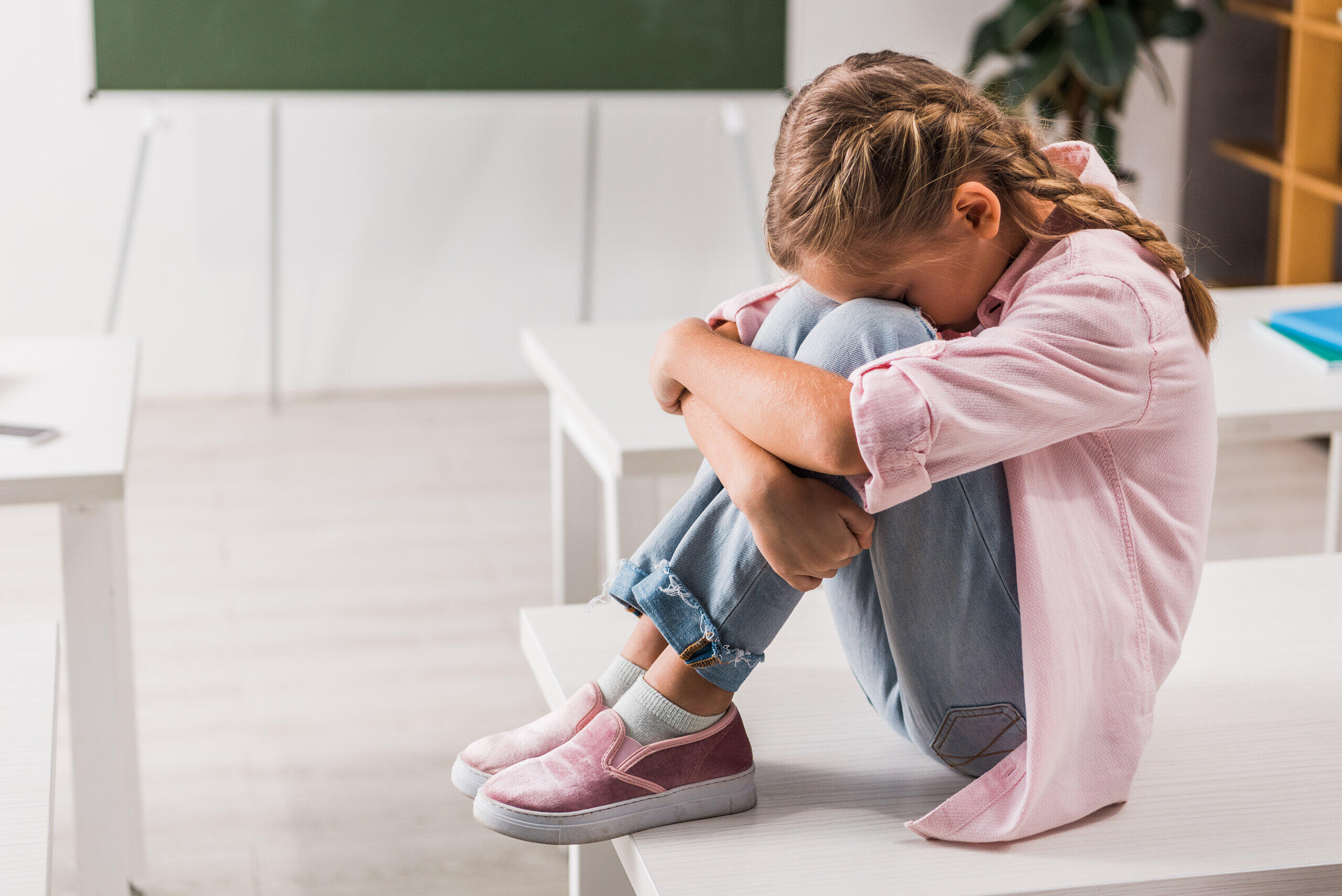 Systemversagen in der Schule: Wie 12-Jährige pädophilen Inhalten ausgesetzt wurden